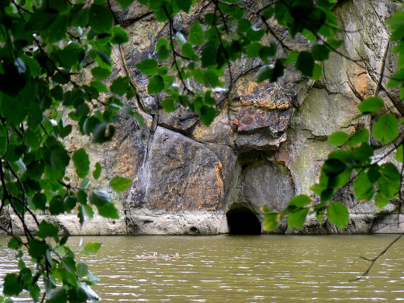 Externsteine - Höhle im Grottenfels