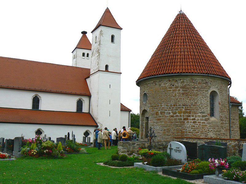 Kirche und Beinhaus