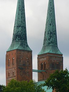 Die schiefen Türme des Lübecker Doms