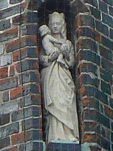 Madonna mit Kind am Holstentor