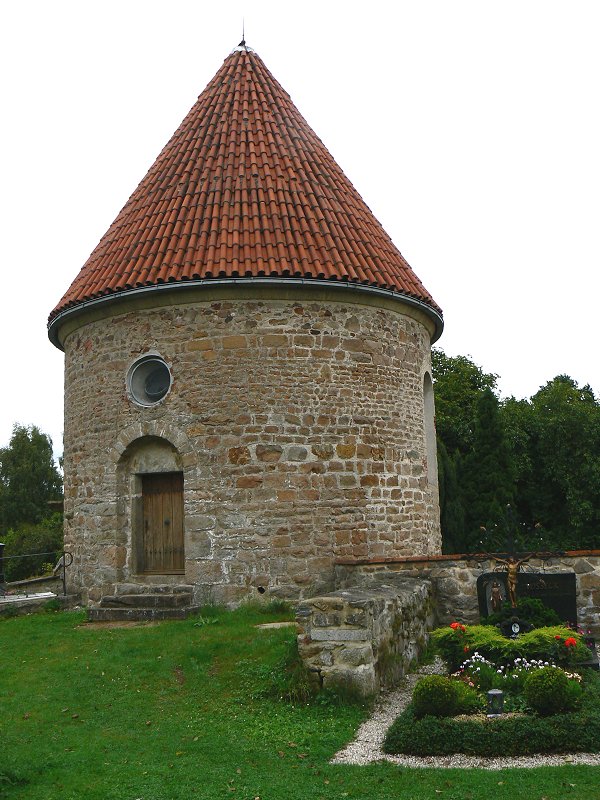 Friedhofskapelle und Beinhaus