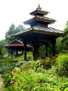 Pagoden in den Nepal Himalaya Gärten