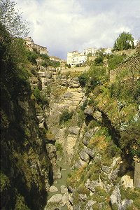 Ronda - Tief in der Schlucht der Rio Guadalevin