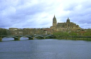 Salamanca - Im Vordergrund die Puente Nuevo