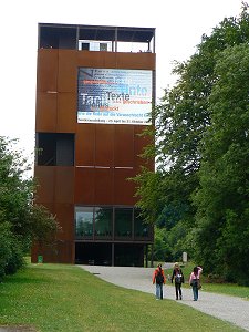 Museum mit Aussichtsturm